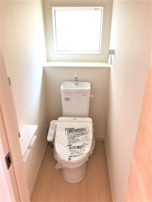 【トイレ】 | リーブルガーデン田原本町　全1棟1号棟 | 施工例写真