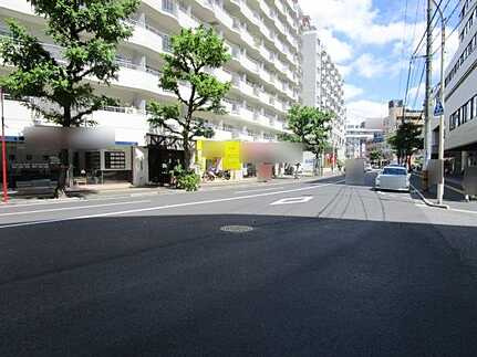 日商岩井光町ハイツの周辺