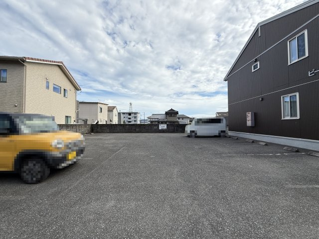 ピースフル Ⅰの駐車場