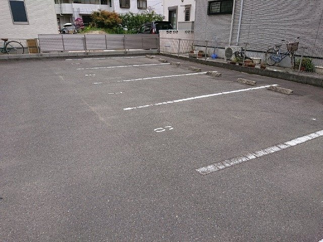 福岡市東区土井１丁目のアパートの駐車場