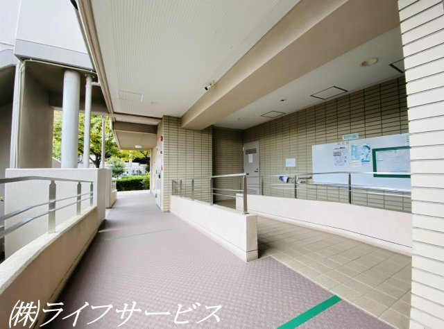 【その他共用部分】 | レックスシティウィング大阪 | 共用廊下スロープ
