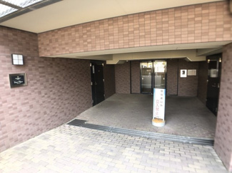 【エントランス】 | 北花田庭園都市・グランアヴェニューウエストプレイス | イオンモール堺北花田まで徒歩１６分！休日のお出かけや普段のお買い物にも便利ですね♪