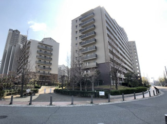 【外観】 | 北花田庭園都市・グランアヴェニューウエストプレイス | キリン堂北花田店まで徒歩９分！ファミリーマートときはま北花田店まで徒歩６分！お買い物に便利な立地ですね！