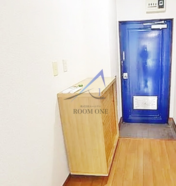 山友ビルの玄関|玄関です。