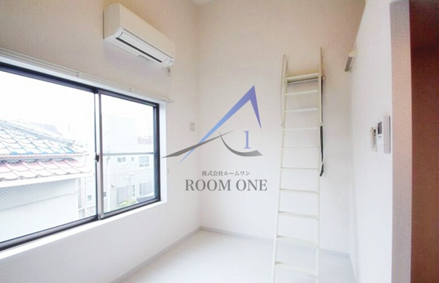 ＩＬ　ＲＯＳＳＯ町屋の居間・リビング|洋室のお部屋です。