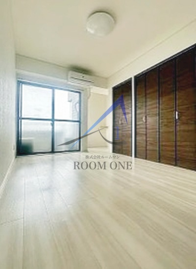 パインクレストの居間・リビング|洋室のお部屋です。