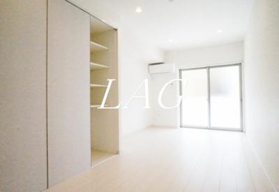 【居間・リビング】 | リブリ・Ｆ－Ｄｒｅｓｓｒｏｓａ．Ａｉ | 洋室のお部屋です。