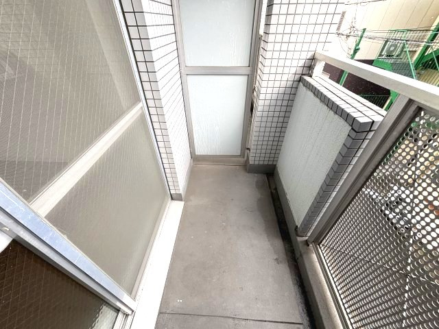 ダイドーメゾン三宮東のバルコニー