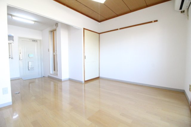 メゾンＭＫ豊成の居間・リビング|ゆったり過ごせる居間です