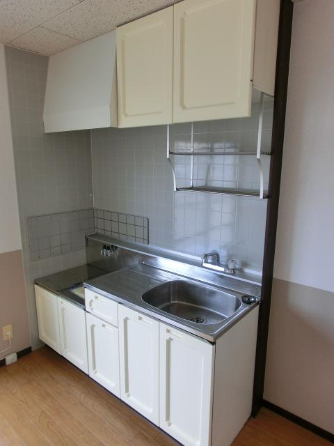 サンビレッジ芳田のキッチン|コンパクトなキッチンで掃除もラクラク