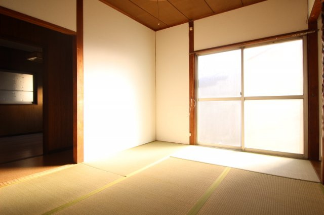 五海貸家の寝室|ゆとりの広さです