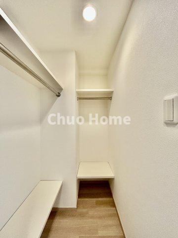 ガクエンヒルズ北千住の収納|ウォークインクローゼット