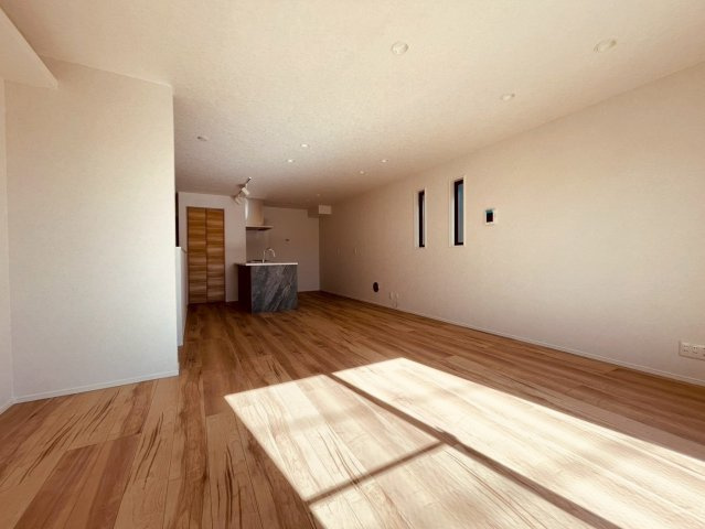 【居間・リビング】 | 練馬区桜台２丁目　新築戸建て　A号棟 | 家族が集い、長い時間を過ごしていく広く開放的な自遊空間