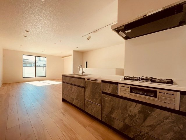 【キッチン】 | 練馬区桜台２丁目　新築戸建て　A号棟 | 寛ぐ方とお料理をする方の一体感を重視した設計のキッチン