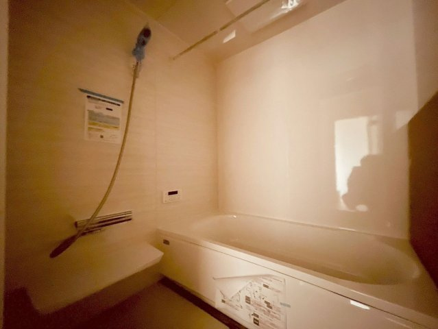 【浴室】 | 練馬区桜台２丁目　新築戸建て　A号棟 | 機能的で快適・清潔な浴室で心も体もオフにして寛げます