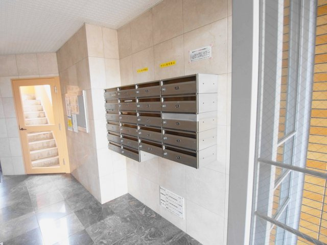 セントラルリバー西原のエントランス|※別部屋のお写真です※