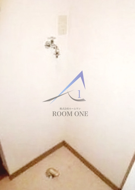 ファミール白金台の設備|洗濯機置場です。