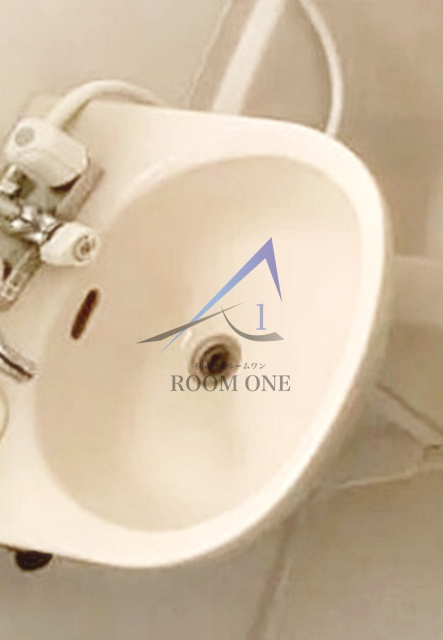 インベストプラスの洗面所|洗面台です。