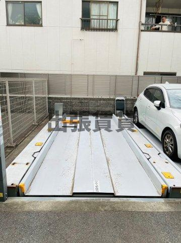 仲介手数料０円！！エグゼプレジオの駐車場