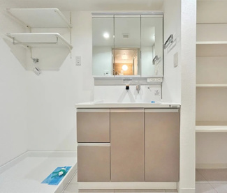 【洗面所】 | ライオンズマンション小田急相模原第3 | 新規交換（新設）：三面鏡付洗髪洗面化粧台