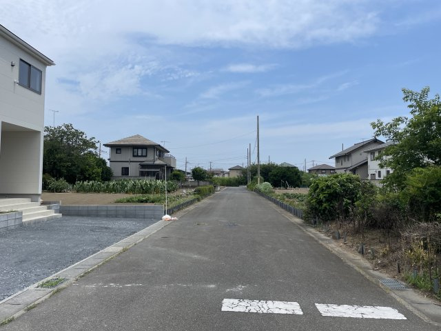 【前面道路含む現地写真】 | 本庄市下野堂第6  クレイドルガーデン　新築戸建　 全3棟　1号棟