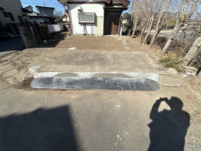 柳貸家の駐車場|駐車場に車を止められます　3台駐車可