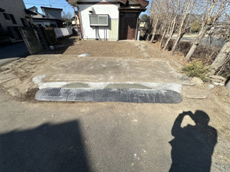 【駐車場】 | 柳貸家 | 駐車場に車を止められます　3台駐車可