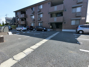 【駐車場】