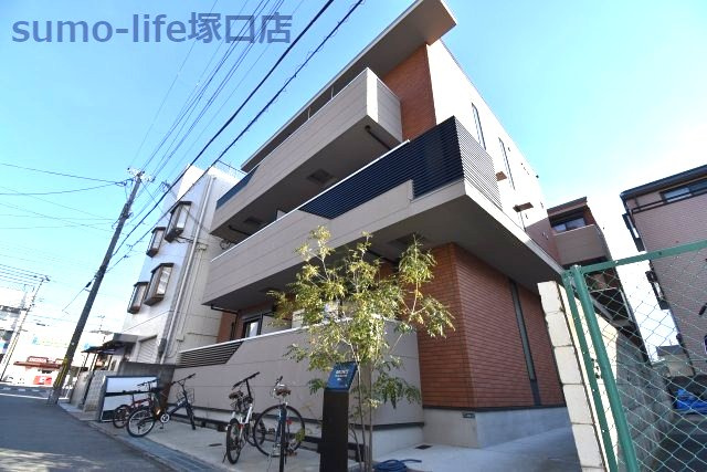 ブロンテ塚口の外観