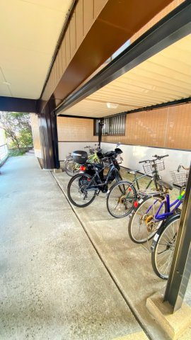 朝日プラザＣＩＴＹウエストヒル神戸Ｂ棟の駐輪場