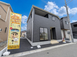 周辺には公園が多く、自然に囲まれた静かな住環境。日々の通学・お買物が便利な立地（小学校まで徒歩4分・スーパーまで徒歩5分）