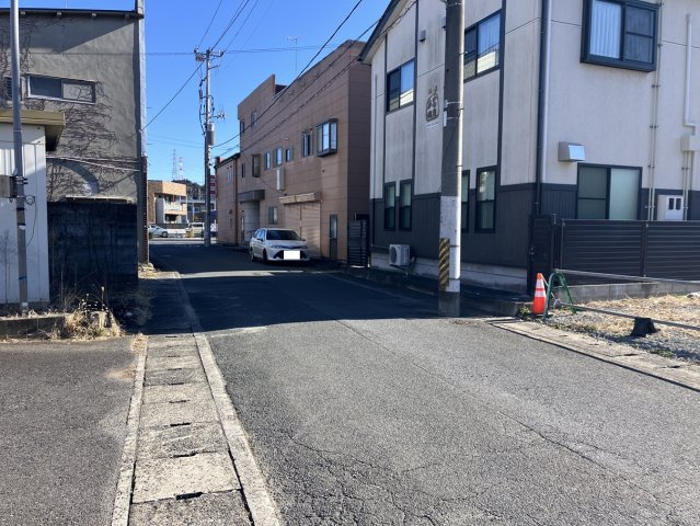 植田町中央一丁目 売土地の前面道路含む現地写真
