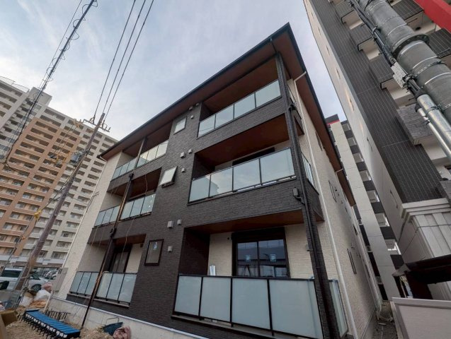 シエーナ川西中央3の外観