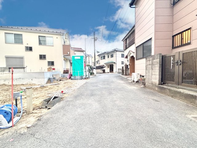 【前面道路含む現地写真】