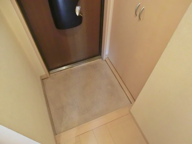 ファミール　Ｂ棟の玄関|オシャレな玄関スペースです♪