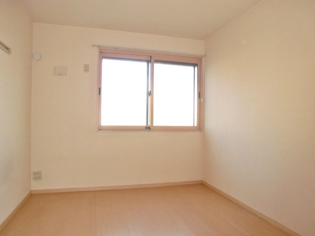 ファミール　Ｂ棟の洋室|フローリングの洋室です♪