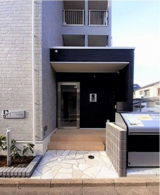 メゾンアイティーサンシャインのエントランス