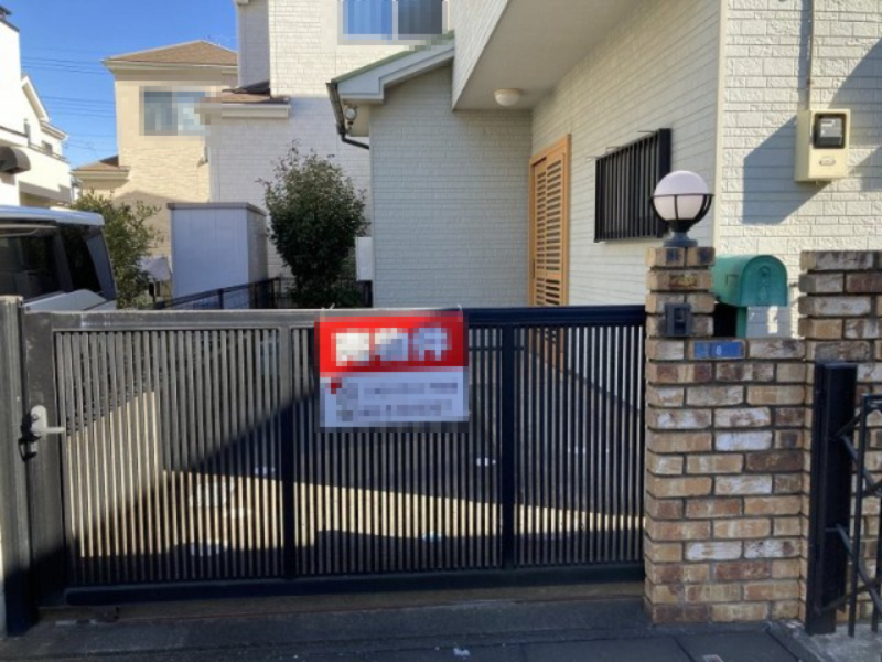 鴻巣市小松４丁目　中古一戸建ての駐車場