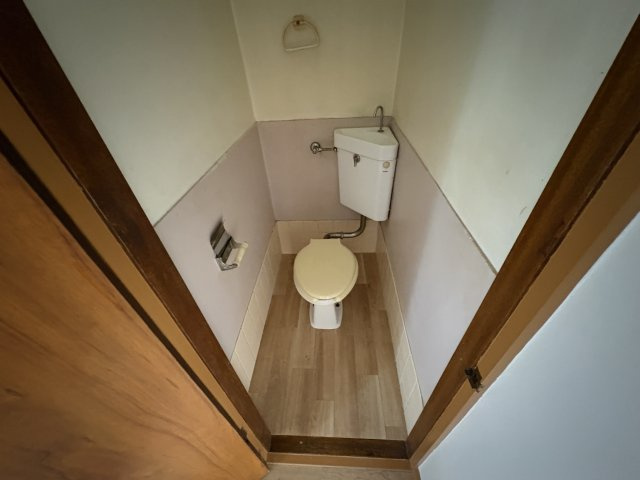昭島市朝日町４丁目のアパートのトイレ