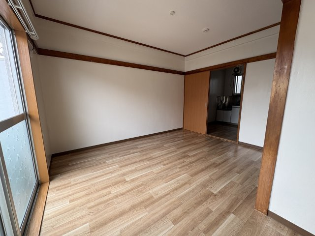 昭島市朝日町４丁目のアパートの居間・リビング