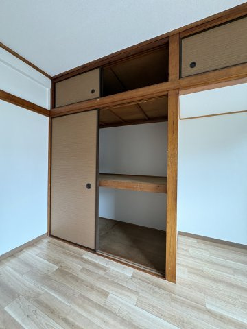 昭島市朝日町４丁目のアパートの収納
