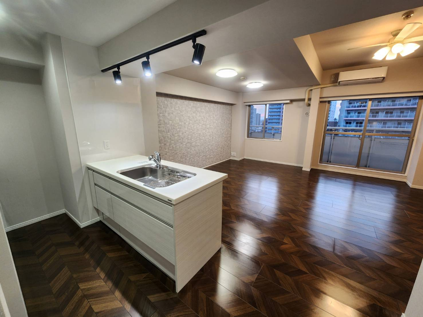 リプレ川口一番街１号棟のキッチン|フルリフォーム　17帖LDK