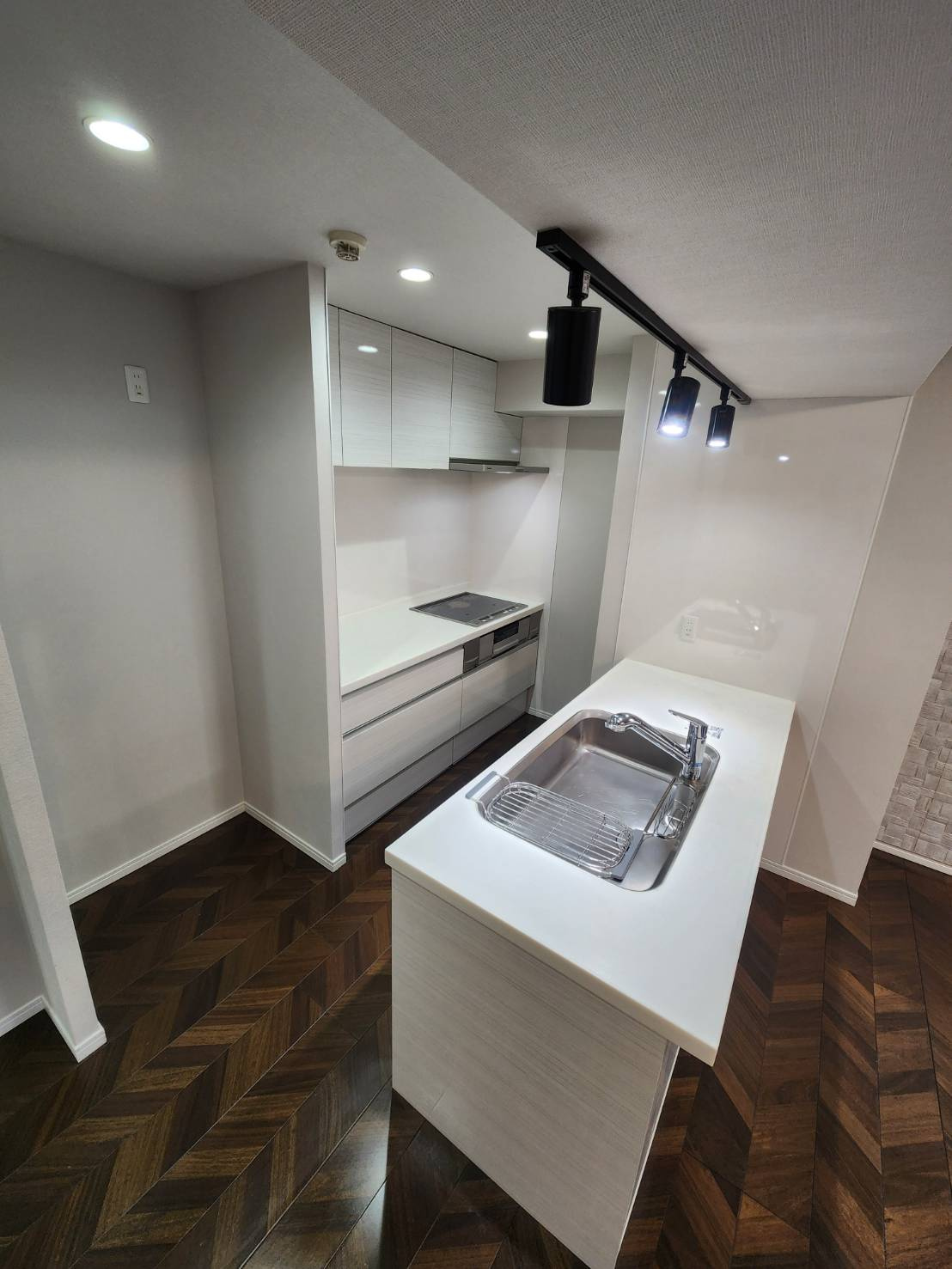 リプレ川口一番街１号棟のキッチン|カウンターキッチンと広々LDK１７帖