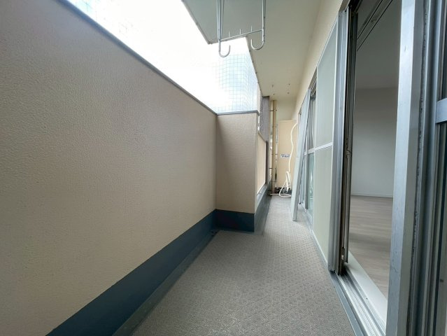 高殿コーポのバルコニー|開放的で明るい空間を演出してくれるバルコニーです