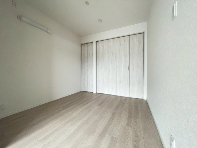 高殿コーポの洋室|ゆったりした洋室です