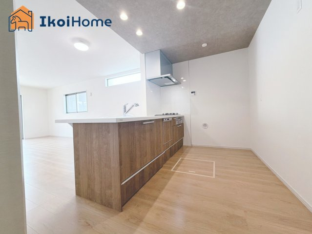 明石市材木町1期　1号棟　新築戸建のキッチン|【ホームページに現地動画掲載中】●年中無休：当日予約可●キッチン同色のカップボードご依頼も承ります