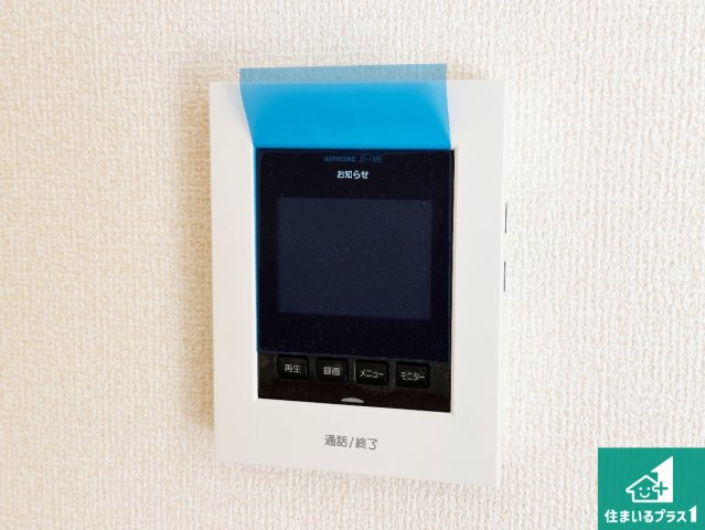 赤穂市南野中　第6期　新築一戸建ての防犯設備|カラーモニターインターホン！声だけでなく来訪者の姿や顔がモニターで確認できるので、小さなお子様がいらっしゃるご家庭でも安心できます！