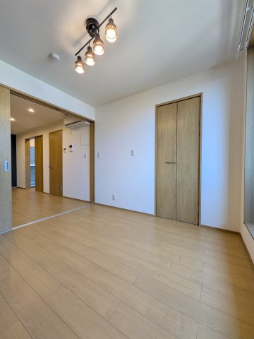 【寝室】 | Ｌｉｋｅｓ飯山満町A棟 | 家具家電の配置も楽しみです
