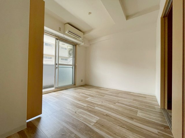 アイファースト清荒神の居間・リビング|こちらのリビングで趣味の時間をお楽しみください