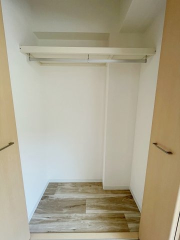 アイファースト清荒神の収納|※同建物の類似写真となります。ちょっとした収納スペースも充実しています